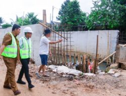 Percepat Pengendalian Banjir, Pilar Saga Ichsan Tinjau Pembangunan Turap di Puri Bintaro Indah