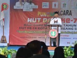 Peringati HGN dan HUT ke-77 PGRI, Benyamin Davnie: Guru Harus Siap Hadapi Tantangan Peradaban