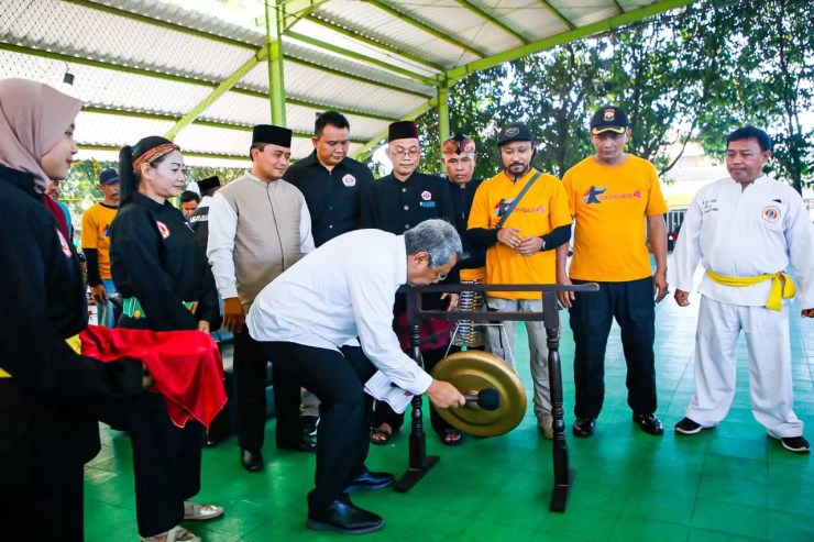 Kejuaraan Tangerang Selatan Pencak Silat Champion (TAPCHA) ke-4 secara resmi digelar. Kejuaraan yang digelar selama tiga hari ini dibuka secara langsung oleh Wali Kota Tangerang Selatan Benyamin Davnie di Pamulang Community Center, pada Sabtu (17/12).