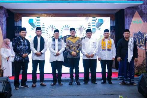 Pilar Saga Ichsan dalam acara pelantikan Ketua RTRW Se-Kelurahan Setu dan pembukaan MTQ tingkat Kelurahan (1)