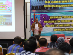 Hadiri Bimtek Administrasi Keuangan, Benyamin Davnie: Data dan Informasi Merupakan Kunci
