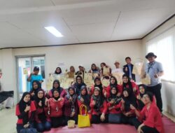 Kelompok Binaan CSR Indah Kiat Tangerang Diajari Keterampilan Pembuatan Anyaman Bambu
