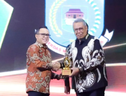 Pemkot Tangsel Raih Penghargaan Daerah Peduli Pelayanan Publik, Benyamin Davnie: Motivasi untuk Lebih Baik
