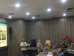 7 Finaslis Peserta Sayembara Desain Batik Tangsel 2023 Paparkan Karyanya di Hadapan Wali Kota Benyamin Davnie
