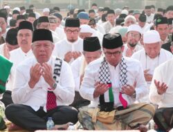 Benyamin Davnie Bersama Ribuan Masyarakat Tangsel Lakukan Salat Istisqa’