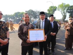 Indah Kiat Tangerang Raih Penghargaan Perusahaan Pembina Kampung Iklim dari Pemkot Tangsel