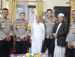 Kapolres AKBP Faisal Febrianto Silaturahmi ke Kediaman Ketua MUI Tangsel