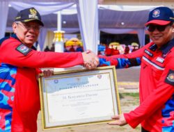 Bentuk 1.500 Relawan Pemadam Kebakaran, Benyamin Davnie Raih Penghargaan dari Kemendagri