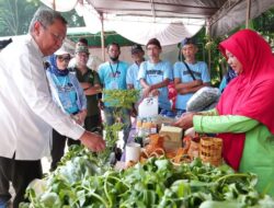 Rutin Gelar Bakti Sosial, Benyamin Davnie Apresiasi Kepedulian Warga Amarapura