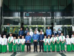 Beri Dukungan dan Motivasi, Pilar Saga Ichsan Lepas 16 Peserta Asal Tangsel untuk Mengikuti Olimpiade Matematika Tingkat Asia