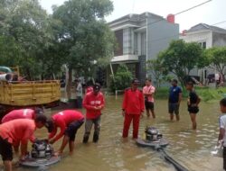 Atasi Banjir, DSDABMBK Tangsel Turunkan Pompa Penyedot Air di Berbagai Titik