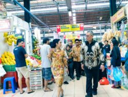 Benyamin Davnie Bersama Komisi IX DPR RI Tinjau Pasar Modern BSD, Pastikan Makanan dan Minuman Aman Dikonsumsi