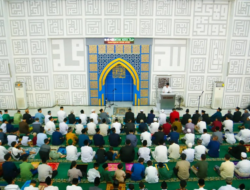 Pemkot Tangsel Gelar Salat Idulfitri 1445 Hijriah di Dua Lokasi, Benyamin Davnie di Islamic Center Baiturrahmi, Pilar Saga Ichsan di Masjid Al Ithisom