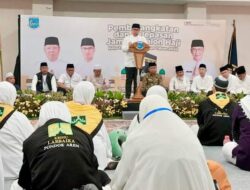 Pilar Saga Ichsan Lepas Kloter Terakhir Jemaah Calon Haji Tangsel