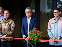Benyamin Davnie Bersama Menparekraf Sandiaga Uno Resmikan Hotel Bintang 5 di Tangsel