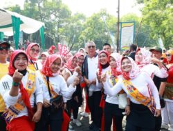 Benyamin Davnie Bersama Masyarakat Semarakkan Gebyar Merdeka di Ciputat Timur