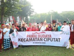 Benyamin Davnie Apresiasi Antusiasme Warga Ciputat Ikuti Pawai Budaya Meriahkan HUT ke-79 RI