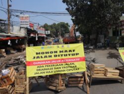 Tingkatkan Keindahan Kota, Pemkot Tangsel Lakukan Pelebaran Jalan Haji Usman di Kawasan Pasar Ciputat