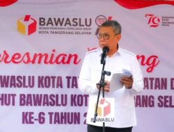 Wali Kota Benyamin Davnie Resmikan Gedung Bawaslu Tangsel