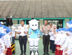 Dishub Bersama Polres Tangsel Kenalkan Keselamatan Lalu Lintas ke Anak SD dan TK