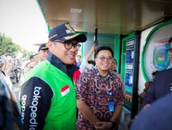 Pemkot Tangsel dan Gojek Resmikan 2 Halte Publik untuk Kemudahan Masyarakat