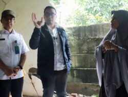 Pilar Tinjau Rumah Jebol, Langsung Instruksikan Pembangunan Ulang
