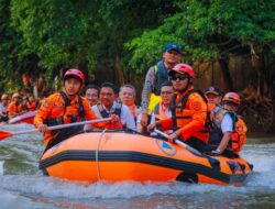 Tinjau Langsung Titik Rawan Banjir, Benyamin Bersama Sachrudin dan Gubernur Banten Andra Soni Susuri Kali Angke