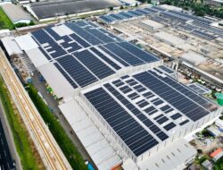 WINGS Group Pasang PLTS Atap 36 MWp di 8 Pabrik, Tekan Emisi 50 Ribu Ton CO₂ per Tahun