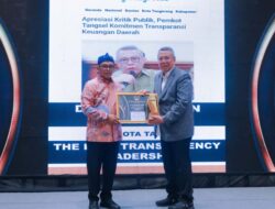 Wali Kota Tangsel Benyamin Raih Penghargaan The Best Transparency Leadership