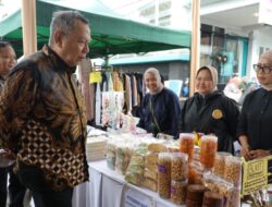 Benyamin Buka Bazar Ramadan 1447 H di Pondok Aren, 11.000 Paket Sembako Murah Diserbu Warga