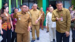 Benyamin dan Andra Soni Tinjau Program Sekolah Gratis di SMA PGRI 56 Ciputat