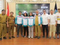 Benyamin Lepas Kontingen Sepak Bola Putri Tangsel ke Turnamen Internasional di Swedia